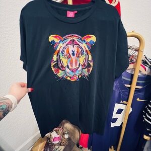 QUEEN OF SPARKLES Black Tee with Vibrant tiger Accents